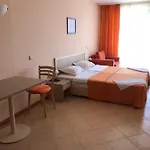 Апартхотел Apartcomplex Royal Sun
